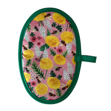 Load image into Gallery viewer, Springtime Bees Mini Pincher Mitt