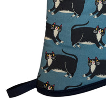 Load image into Gallery viewer, Midnight Meow Oven Mitt