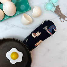 Load image into Gallery viewer, Pup Pack Cast Iron Skillet Mitt