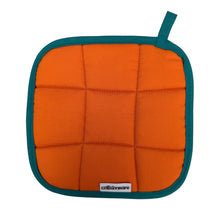 Load image into Gallery viewer, Cottage Bloom Pot Holder