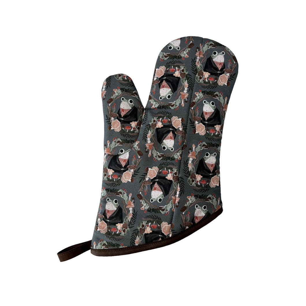 Goblincore Frogs Oven Mitt