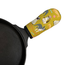 Load image into Gallery viewer, Dog Days Cast Iron Skillet Mitt