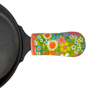 Groovy Garden Cast Iron Skillet Mitt