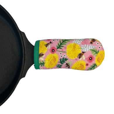 Springtime Bees Cast Iron Skillet Mitt