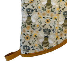 Load image into Gallery viewer, Queen Bee Oven Mitt