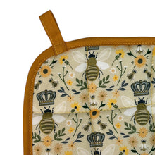 Load image into Gallery viewer, Queen Bee Pot Holder