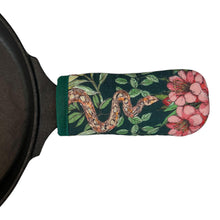 Load image into Gallery viewer, Kaleidoscope Forest Cast Iron Handle Mitt