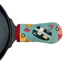 Load image into Gallery viewer, Campy Cruiser Cast Iron Skillet Mitt