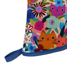 Load image into Gallery viewer, Garden Cats Oven Mitt