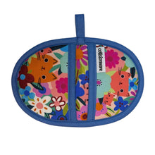 Load image into Gallery viewer, Garden Cats Mini Pincher Mitt