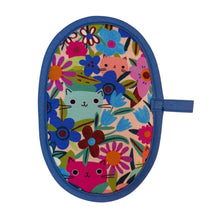 Load image into Gallery viewer, Garden Cats Mini Pincher Mitt