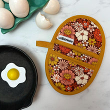 Load image into Gallery viewer, 70&#39;s Sunburst Mini Pincher Mitt