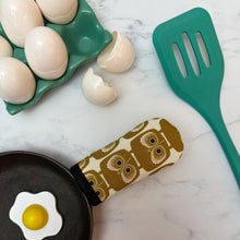 Load image into Gallery viewer, Gold Owls Cast Iron Handle Mitt