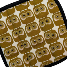 Load image into Gallery viewer, Gold Owls Pot Holder