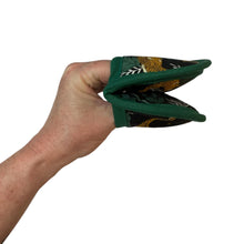 Load image into Gallery viewer, Leopard Mini Pincher Mitt