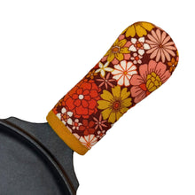 Load image into Gallery viewer, 70&#39;s Sunburst Cast Iron Handle Mitt