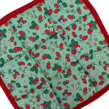 Load image into Gallery viewer, Strawberry Patch Pot Holder