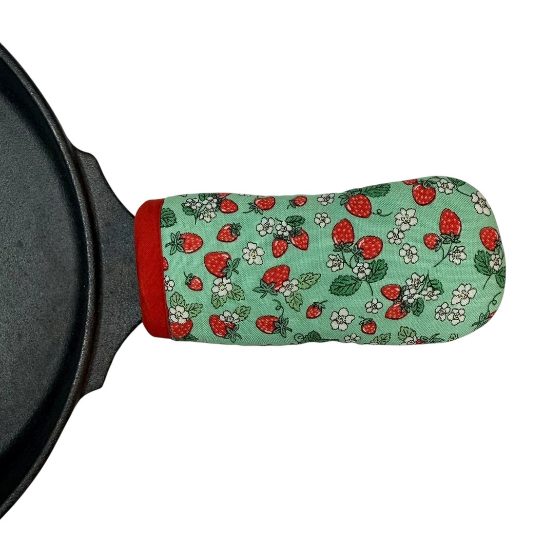 Strawberry Patch Cast Iron Skillet Mitt