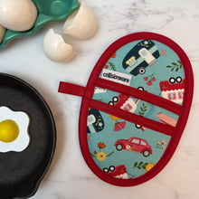 Load image into Gallery viewer, Trailers Mini Pincher Mitt