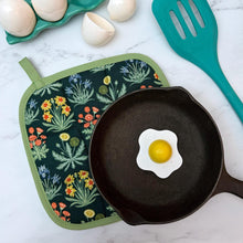 Load image into Gallery viewer, Botanical Blooms Pot Holder