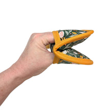Load image into Gallery viewer, Bumble Bee Garden Mini Pincher Mitt