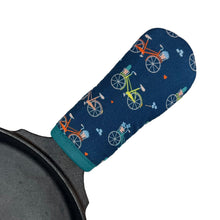 Load image into Gallery viewer, Bicycles Cast Iron Skillet Mitt