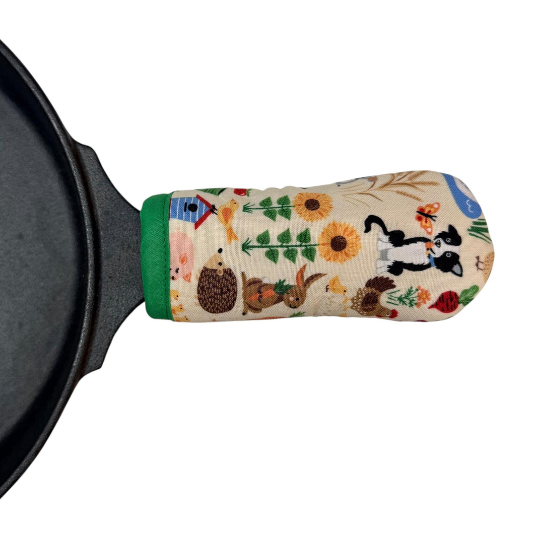 Farm Life Cast Iron Skillet Mitt