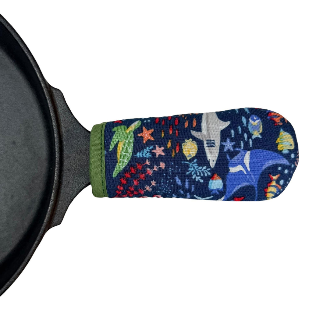 Undersea Adventure Cast Iron Skillet Mitt