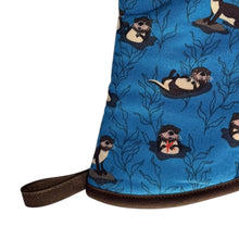 Load image into Gallery viewer, Otters Oven Mitt