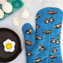 Load image into Gallery viewer, Otters Oven Mitt