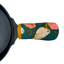 Load image into Gallery viewer, Birds of a Feather Cast Iron Handle Mitt