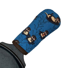 Load image into Gallery viewer, Otters Cast Iron Handle Mitt