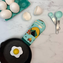 Load image into Gallery viewer, Camping Cast Iron Handle Mitt