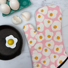 Load image into Gallery viewer, Fried Eggs Oven Mitt