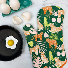 Load image into Gallery viewer, Jungle Tigers Oven Mitt