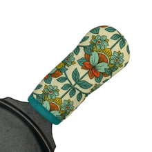 Load image into Gallery viewer, Cottage Bloom Cast Iron Handle Mitt