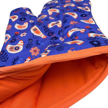Load image into Gallery viewer, Folky Chicken Oven Mitt