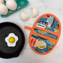 Load image into Gallery viewer, Sardines Mini Pincher Mitt