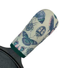 Load image into Gallery viewer, Garden Insects Cast Iron Handle Mitt