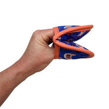Load image into Gallery viewer, Folky Chicken Mini Pincher Mitt