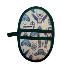 Load image into Gallery viewer, Garden Insects Mini Pincher Mitt