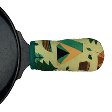 Load image into Gallery viewer, Camp Life Cast Iron Handle Mitt