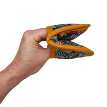 Load image into Gallery viewer, Petals in the Sun Mini Pincher Mitt