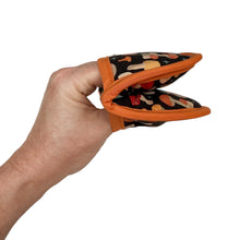 Load image into Gallery viewer, Mod Mushrooms Mini Pincher Mitt