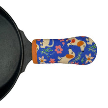 Load image into Gallery viewer, Pemberley Pups Cast Iron Handle Mitt