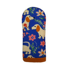 Load image into Gallery viewer, Pemberley Pups Cast Iron Handle Mitt