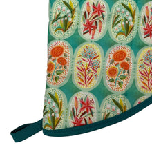 Load image into Gallery viewer, Flower Medallions Oven Mitt
