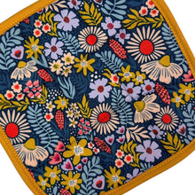 Load image into Gallery viewer, Petals in the Sun Pot Holder