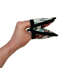 Load image into Gallery viewer, Oregon Love Mini Pincher Mitt