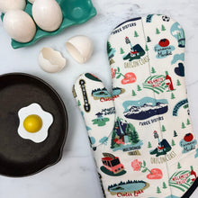 Load image into Gallery viewer, Oregon Love Oven Mitt